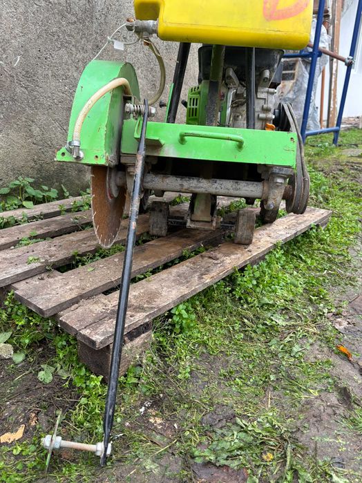 Бензинов фугорез за рязане на бетон и асфалт