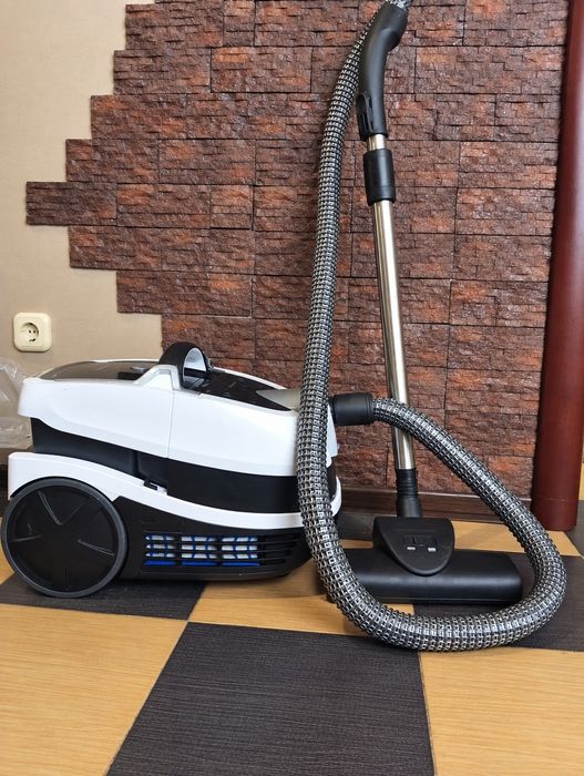 Моющий пылесос BoschBWD421PRO
