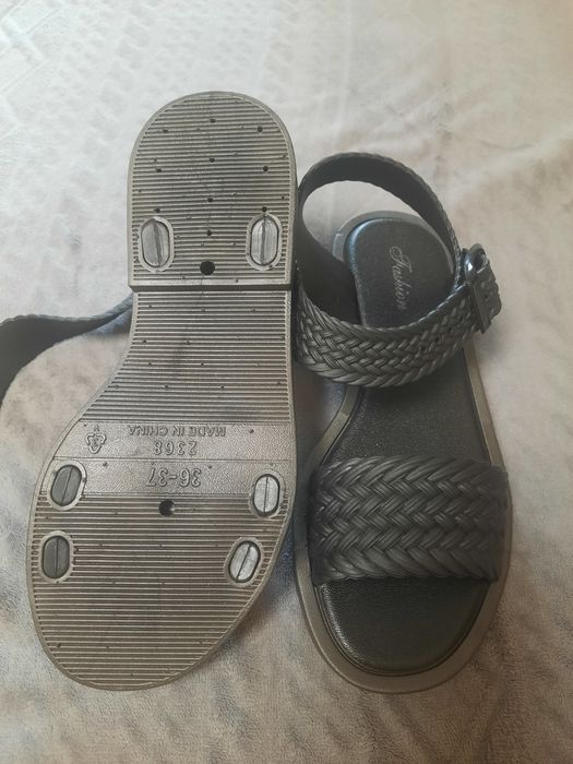 Сандалии 36-37 размер,