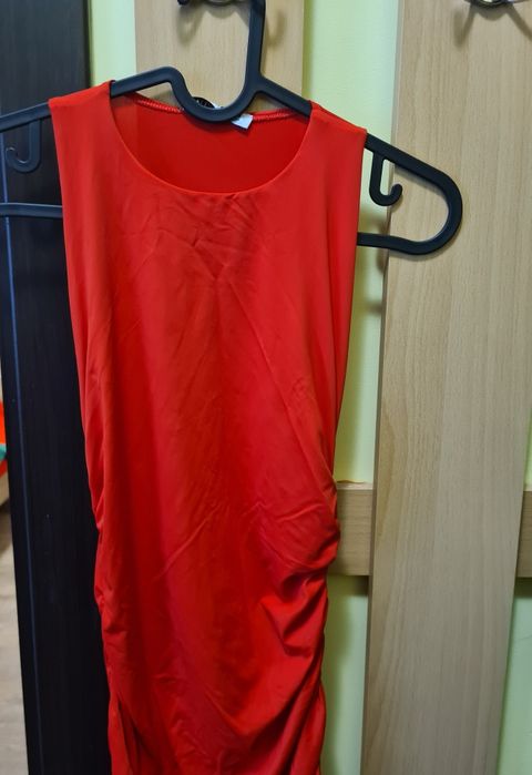 Червена рокля Zara