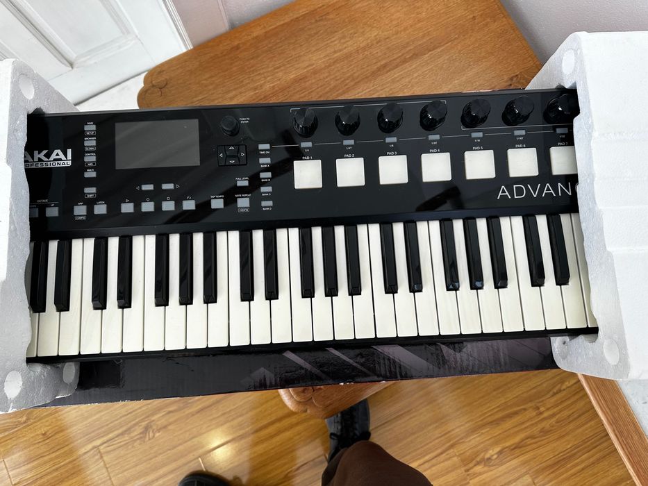 Akai advance 61 professional