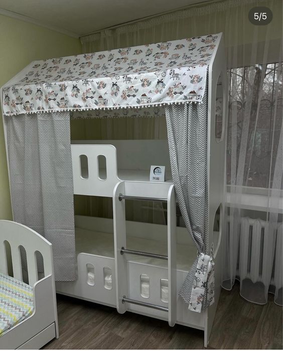 Двухярусная кровать