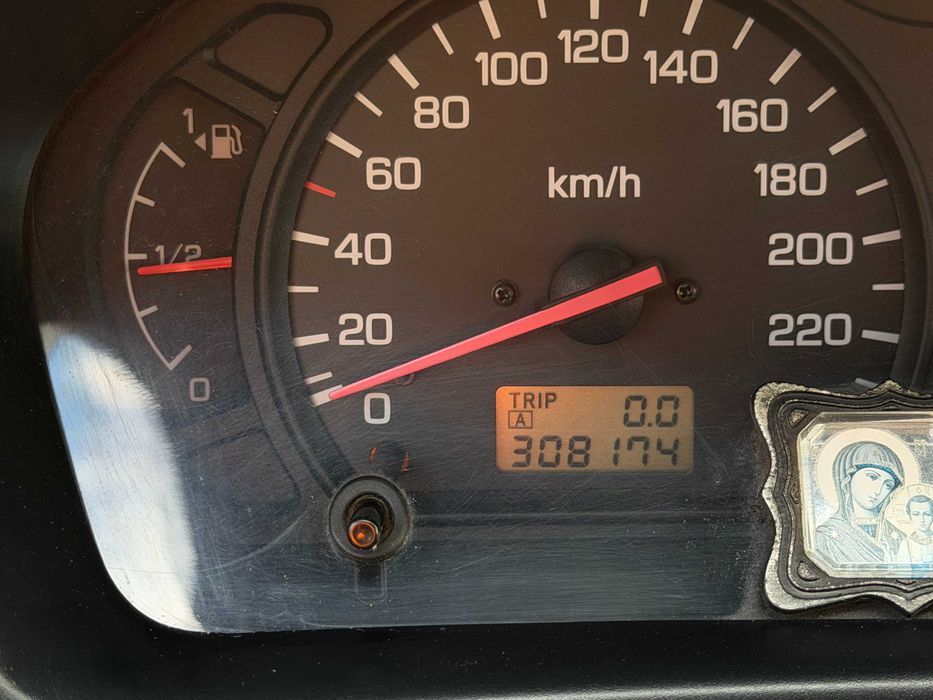 Mitsubishi Space Runner 1999 2.4 АКПП — 18 лет в одних руках.