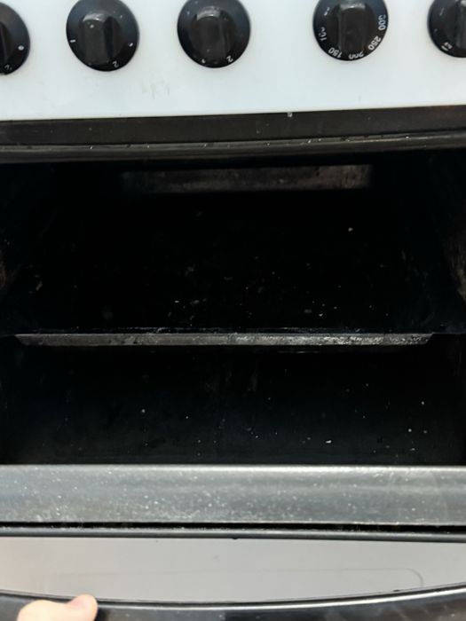 Продаю электрическую плиту