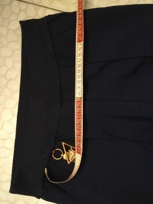 Продам школьные брюки для девочки