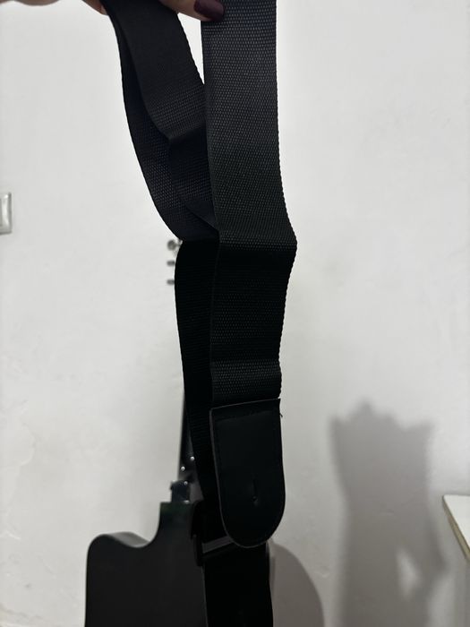 Продаю гитару(г. Астана)