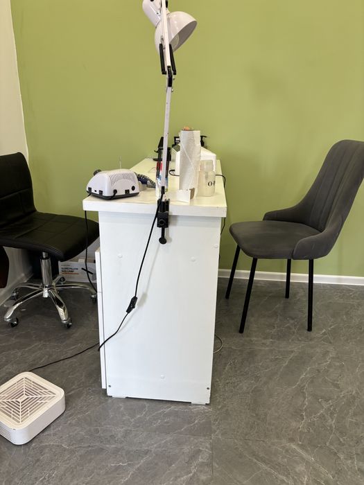 Продам маникюрный стол