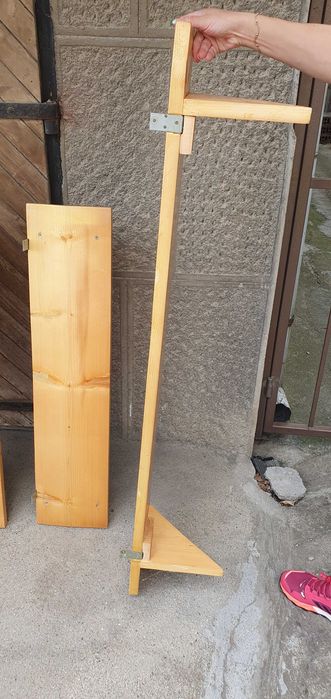 Продавам дървени рафтчета за стена различни размери