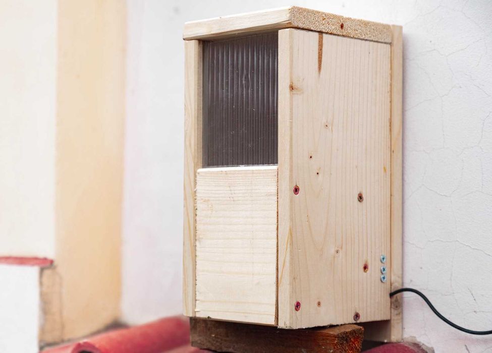 Автоматична хранилка за животни