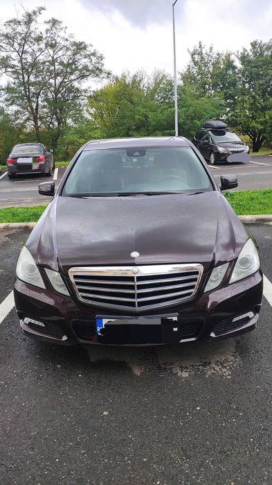 Mercedes-Benz E-Class, 2010, 245.000 km –Exterior / interior maro