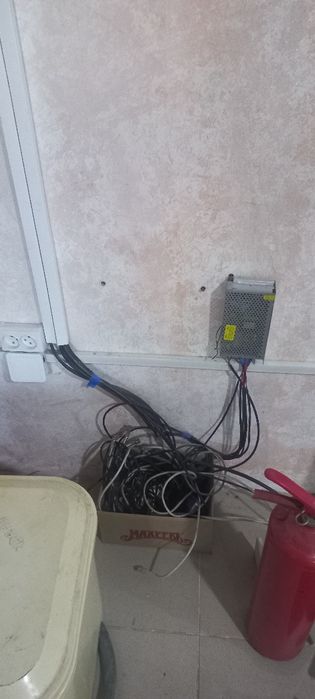 ПРОДАМ  рабочий комплект видеокамер для здания.