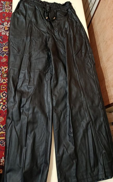 Кожаные брюки , юбки