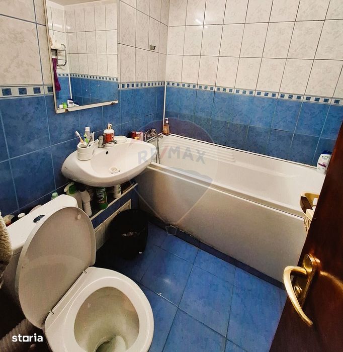 Apartament cu 3 camere de vânzare în zona Aparatorii Patriei