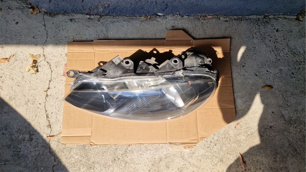 Vand far/faruri stanga/dreapta VW Golf 6 model 2009-2012 Valeo