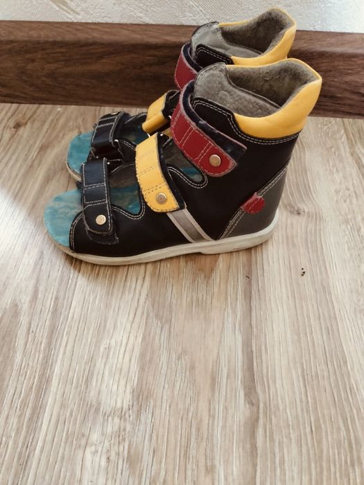 Ортопедические сандали