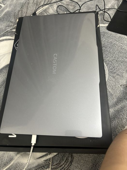 Castom новый ноутбук сатылады