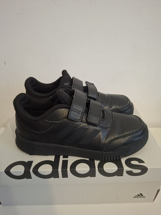 Vand pantofi sport Adidas