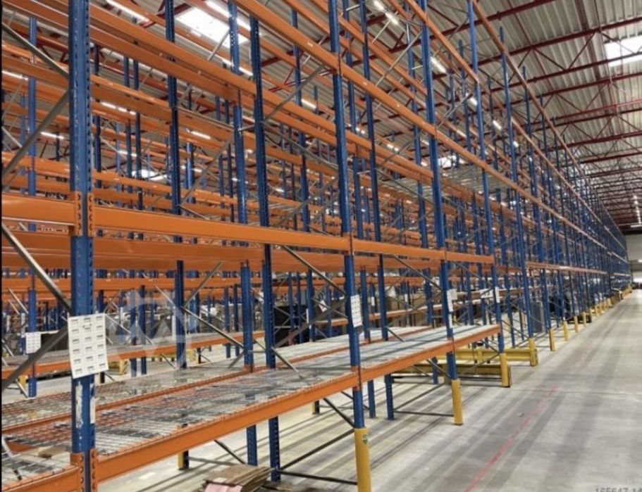 Vindem rafturi metalice profesionale reglabile