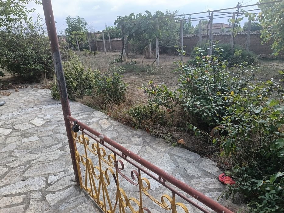 Продавам къща в село Гранит