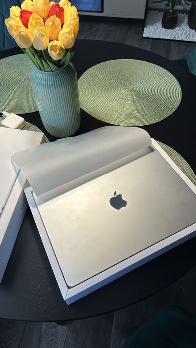 Apple Macbook air 15 baterie 100%