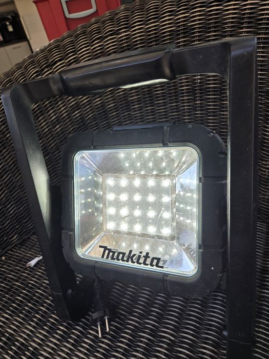 Lanterna santier , camping Makita DML 805