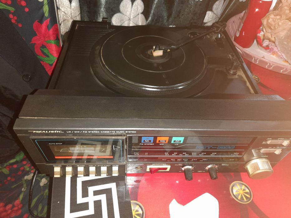 Combina muzicala cu pick-up up