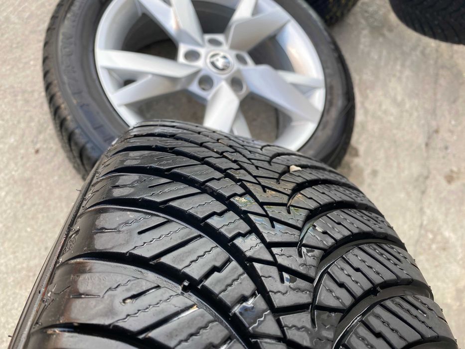 Jante originale Skoda 17 cu anvelope All Season