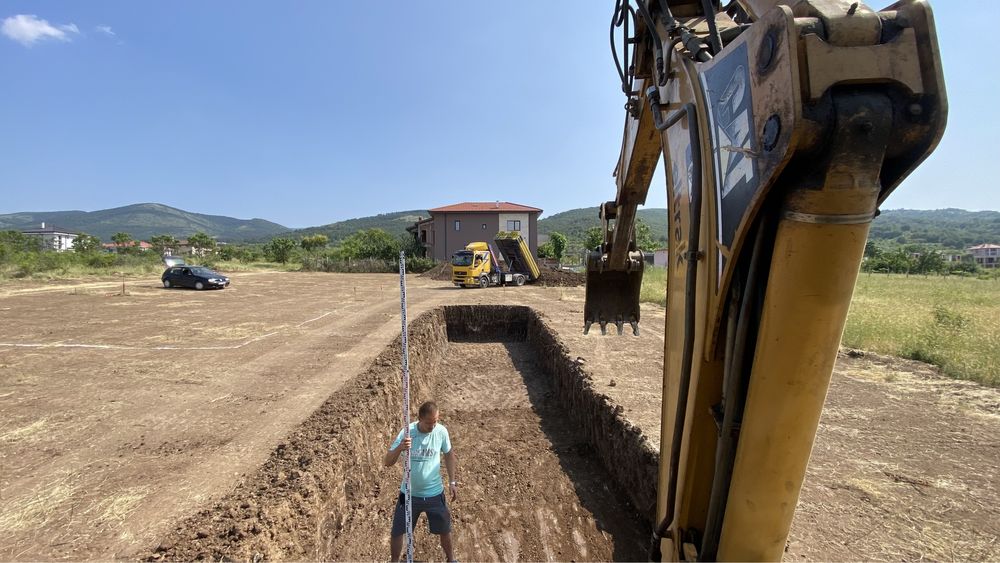 Услуги с комбиниран багер за Пловдив и региона!