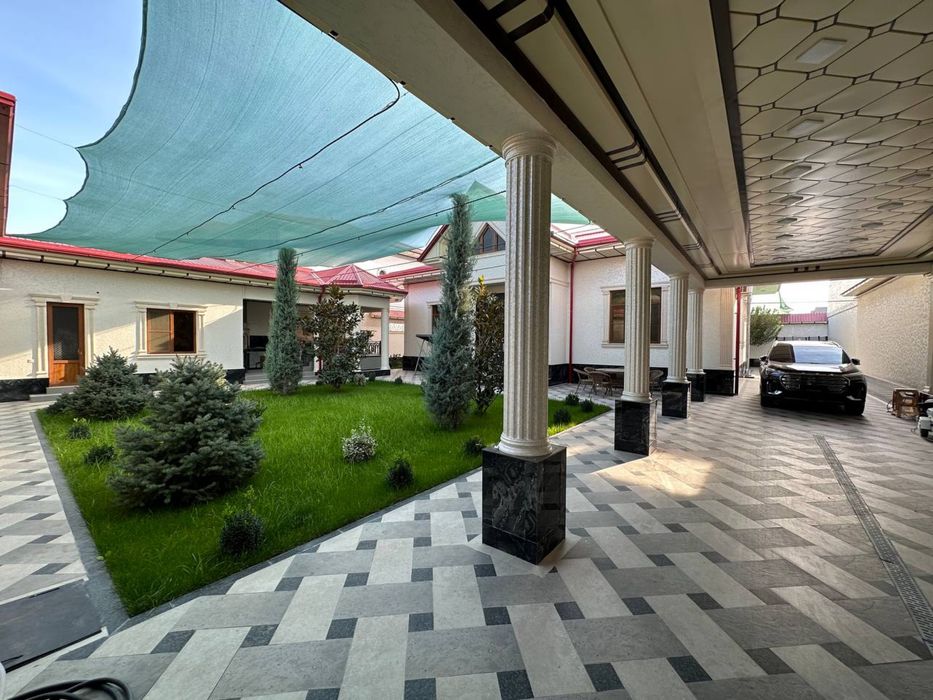 Участка сотилади. 7 хонали 1,5 каватли барча жихозлари билан.