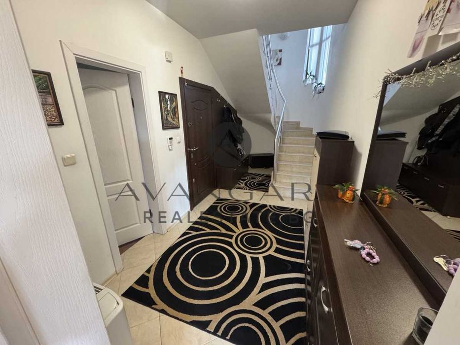 Продава се Къща в Пловдив, Остромила - 240 кв.м за 1041 €/кв.м - Снимка #3