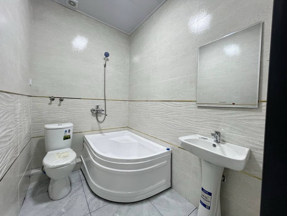 Продается 3 ком. Квартира мансарда на 8 этаже в Геофизике ор. Аэропорт