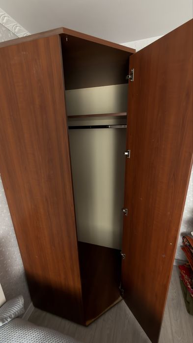 Шкаф в хорошем состоянии 20.000 тг