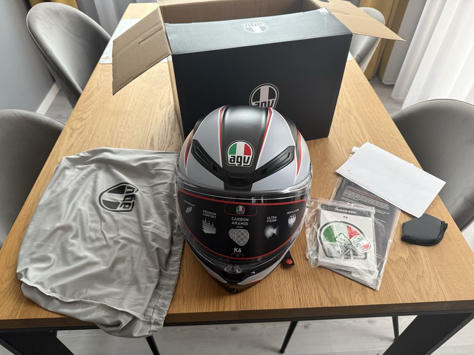 Продавам каска AGV K6 Flash mat