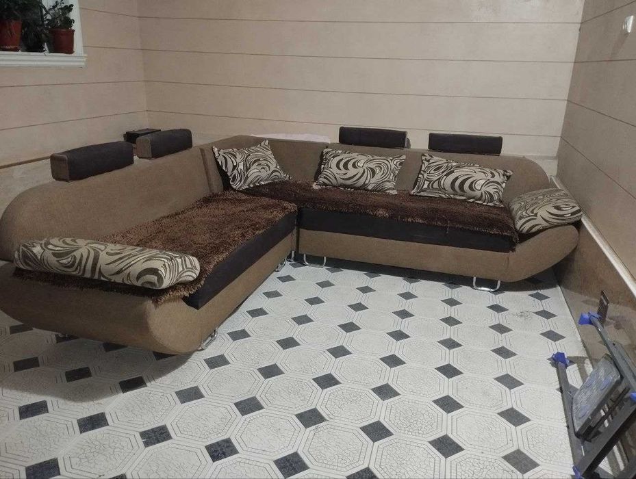 Shinam ugolokli divan