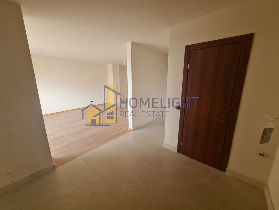 Тристаен апартамент в кв. Кръстова вада