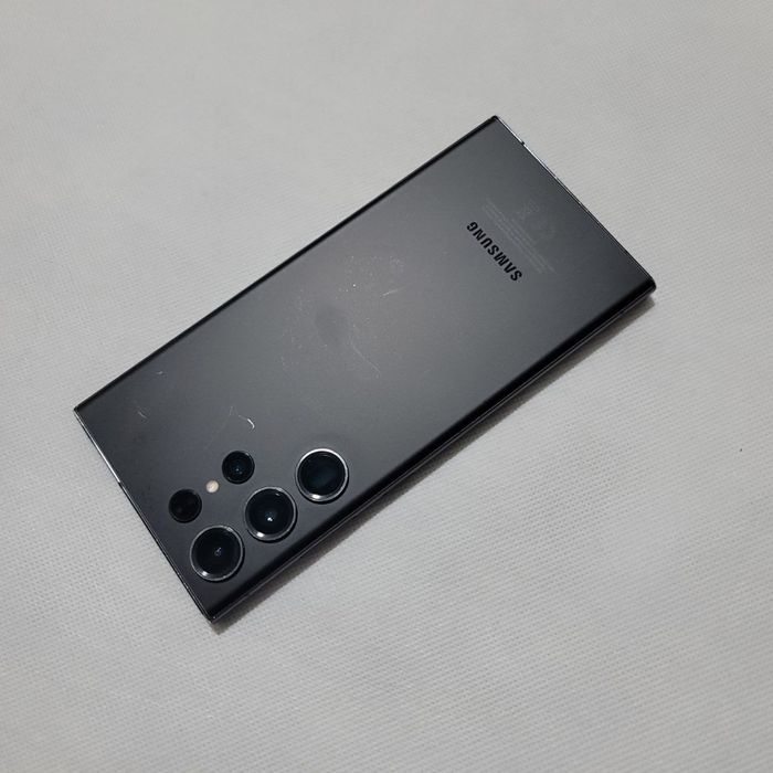 Samsung S23Ultra 5G sotiladi 256/12