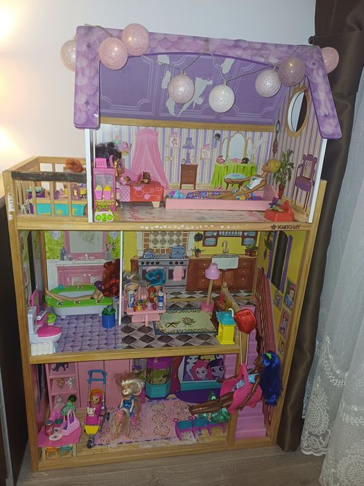 Căsuța de păpuși din lemn KidKraft
