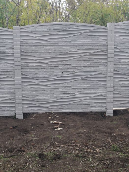 Vand gard din beton pretul este pe metrul liniar