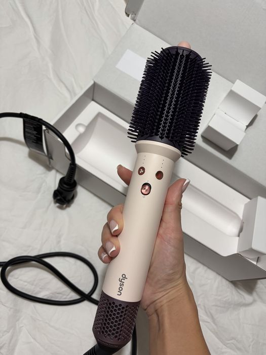 Perie dyson noua
