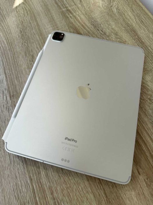 Apple iPad Pro 12.9" (2022) 6th Gen, 256GB, Cellular, Silver + Tastatura Apple Magic + Stylus Apple Pencil (2nd Gen)