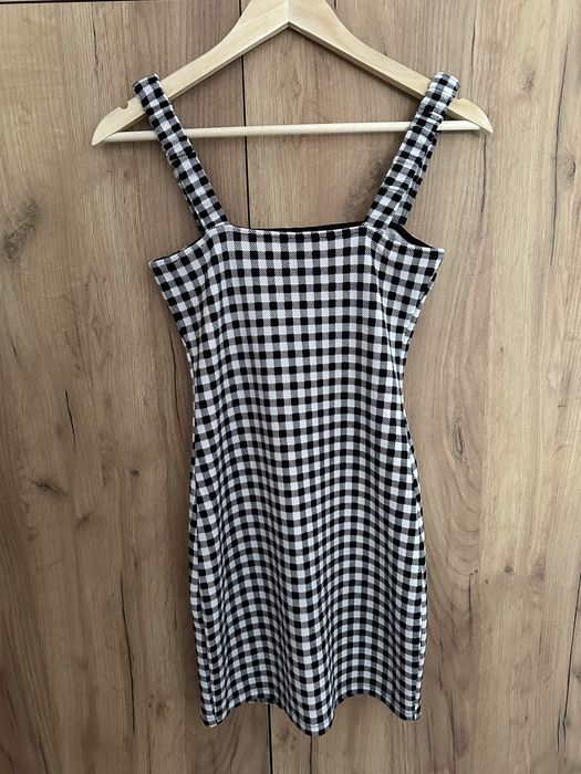 Карирана рокля