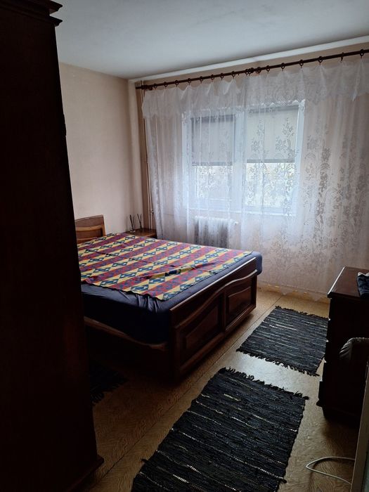 Inchiriez apartament 3 camere