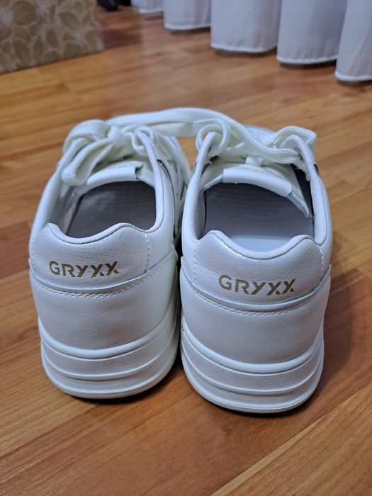 Adidasi noi Gryxx marime 37