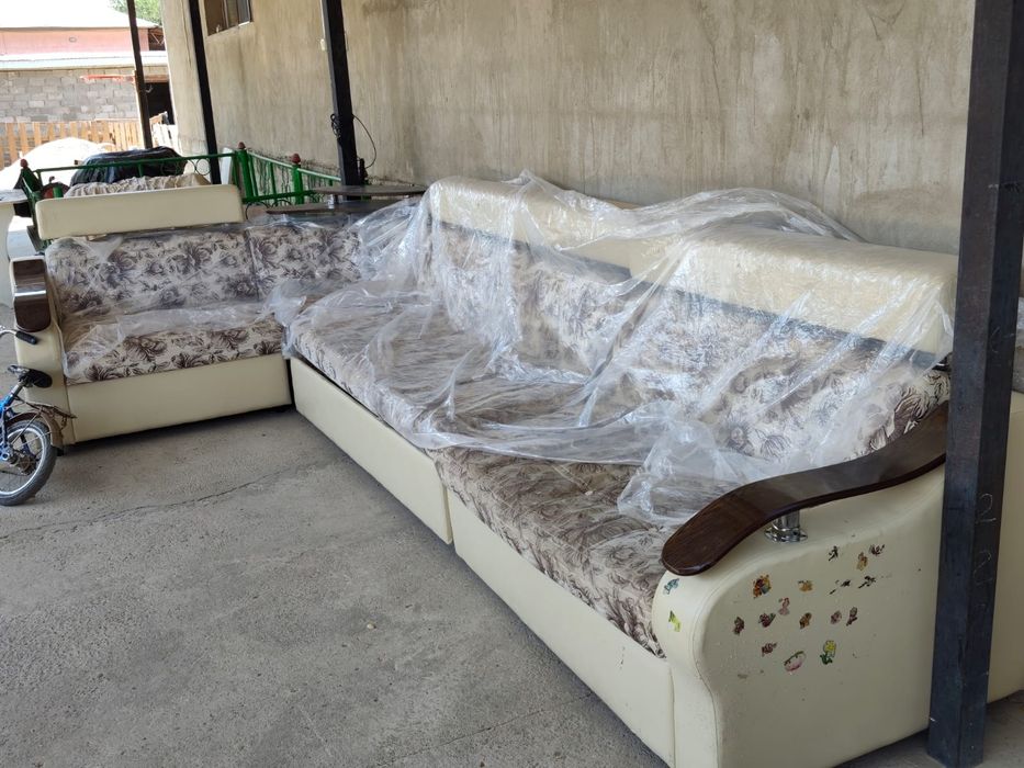 Продам диван дёшево гостевой