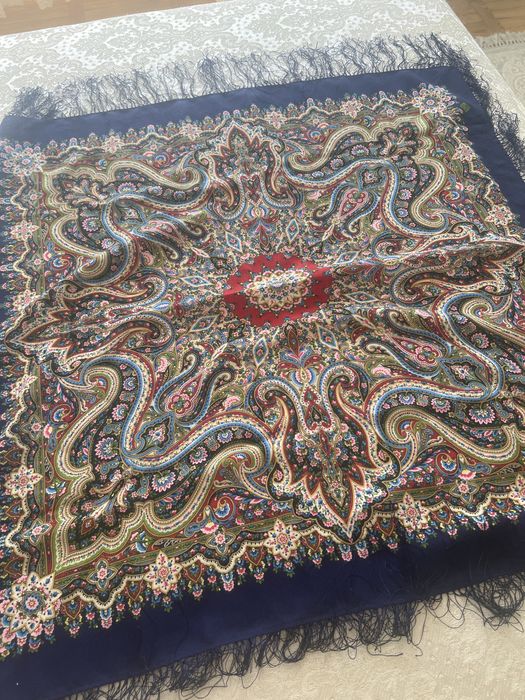 Платок чистошерстянной набивной рисунок