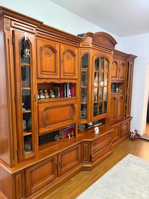 Mobila din lemn masiv de calitate premium