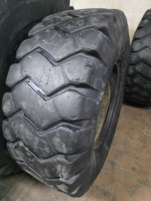 Шины на погрузчик бу 17.5-25