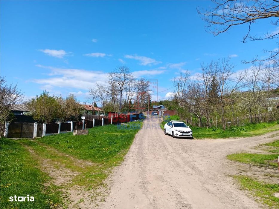 Rediu TEREN 1246mp cu dubla deschidere si utilitati ( cu casa batranea