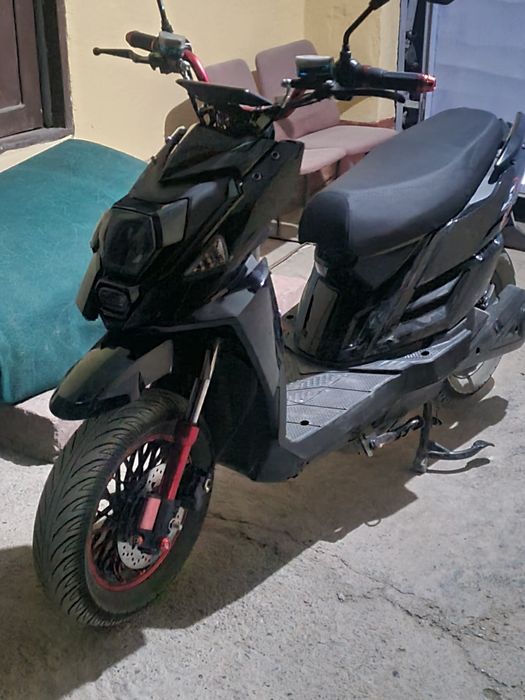 Skuter sotiladi qolgani telda