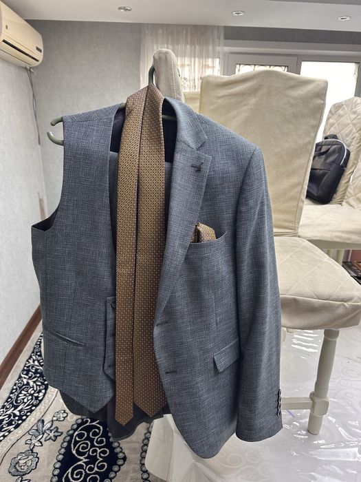 Костюм тройка серый цвет